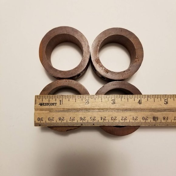 Vintage Set of 4 Carved Wooden Napkin Rings - Picture 7 of 9